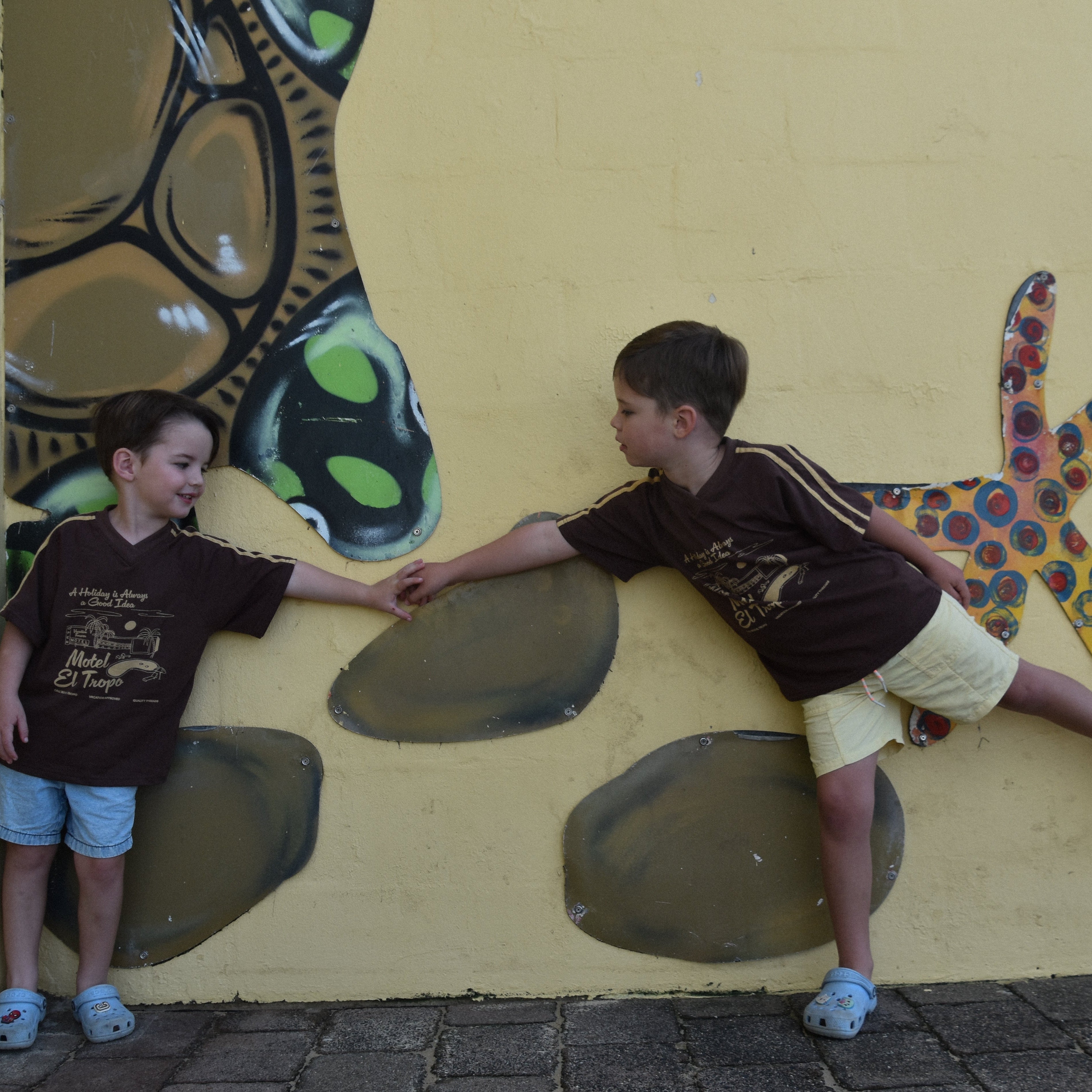 Motel El Tropo Tee - Mini